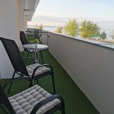 Apartament Silver - Waterfront With Lakeview